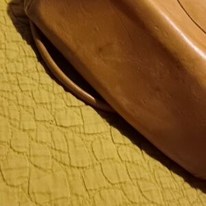 Vintage Leather hand/shoulder bag